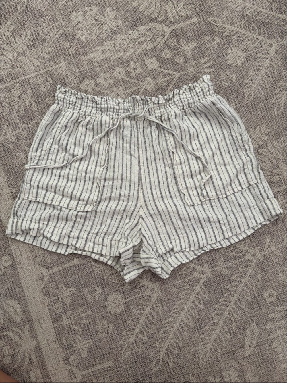 Time and tru Striped Drawstring Women's Shorts - ivory with Black Stripes